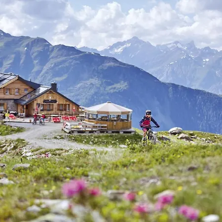 Active Nature Seemount Hotel