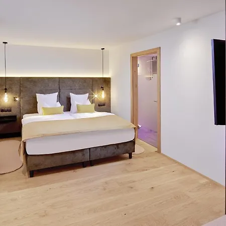 Active Nature Seemount 4*