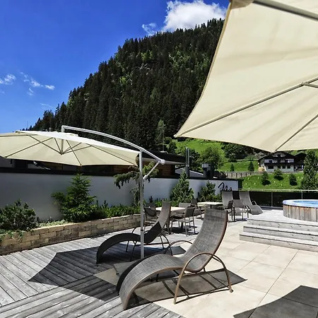 Active Nature Seemount Hotel